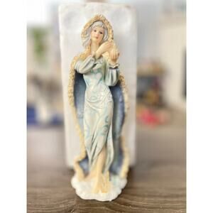 "Snowflake" Porcelain Figurine Home Interiors 12234-04 colorful, abt 10"